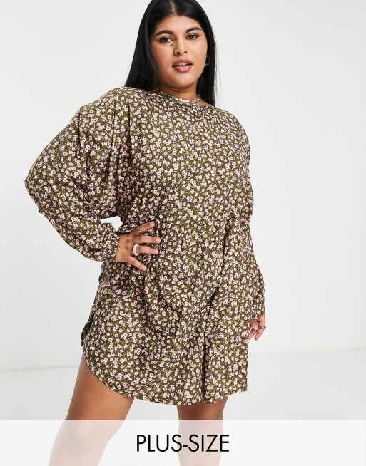 Vestido corto amplio con estampado floral grunge de Daisy Street Plus