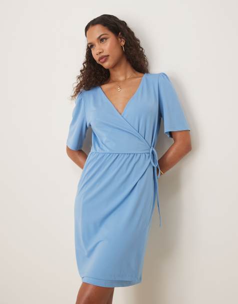 Vestido corto azul felicidad cruzado en la parte delantera con lazada lateral de punto liso de VILA - view 1