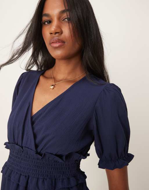 Vestido corto azul marino cruzado con mangas abullonadas de ASOS DESIGN, 4 de 4