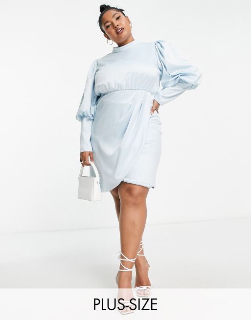 Vestido corto azul pastel con cuello alto de satén exclusivo en ASOS de Collective The Label Curve