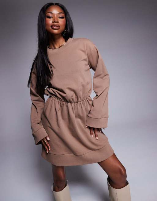 Vestido corto beis asimétrico de tejido de sudadera de ASOS DESIGN