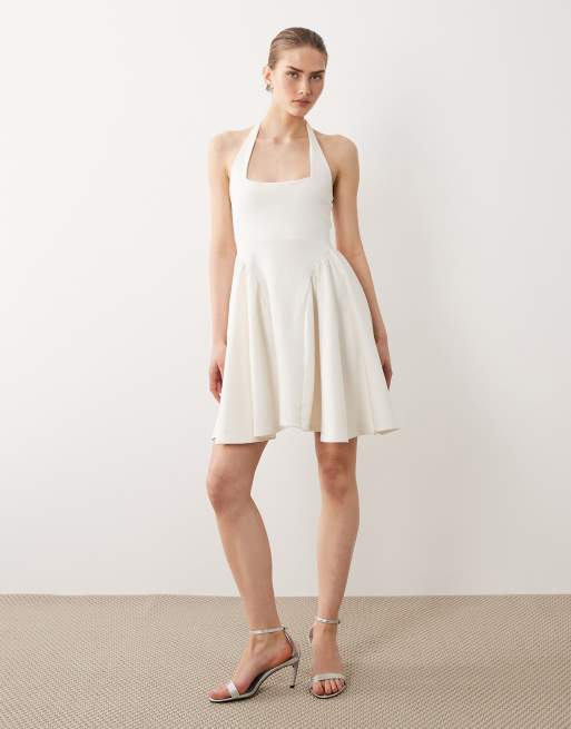 Vestido corto blanco con cuello halter de New Look, 2 de 4