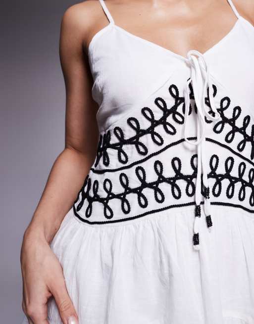 Vestido corto blanco con detalle bordado de River Island , 3 de 4