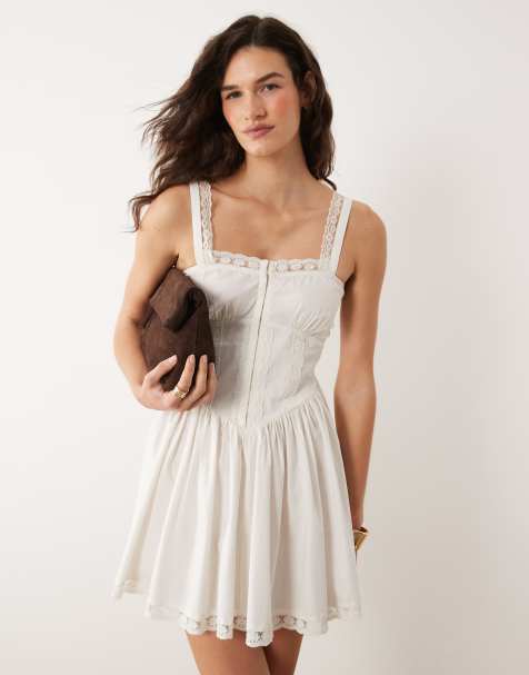 Vestido corto blanco con detalle estilo corsé de popelina de Miss Selfridge - view 1