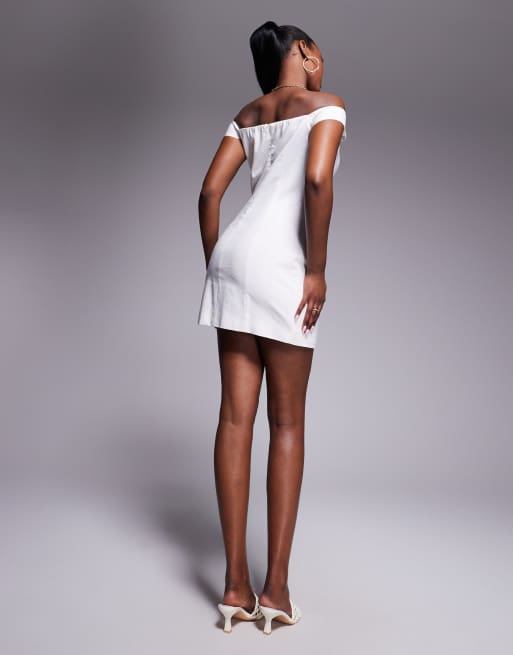 Vestido corto blanco con escote Bardot de tejido efecto lino de mezcla de algodón exclusivo de Kaiia    , 2 de 4