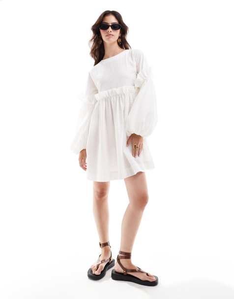 Vestido corto blanco extragrande con volantes de tejido texturizado de ASOS DESIGN - view 1