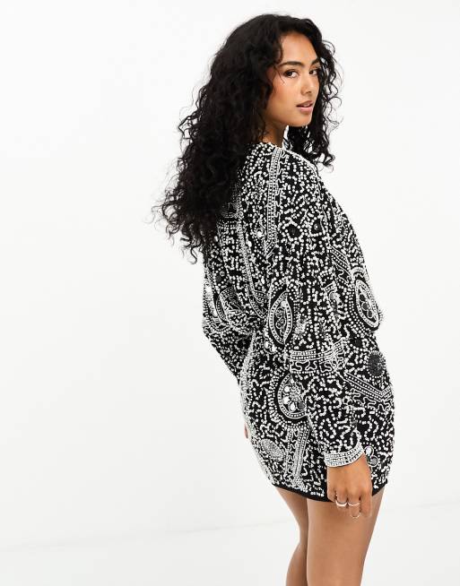 Vestido corto blanco y negro diseño de cuentas abstracto y mangas murciélago de ASOS DESIGN | ASOS