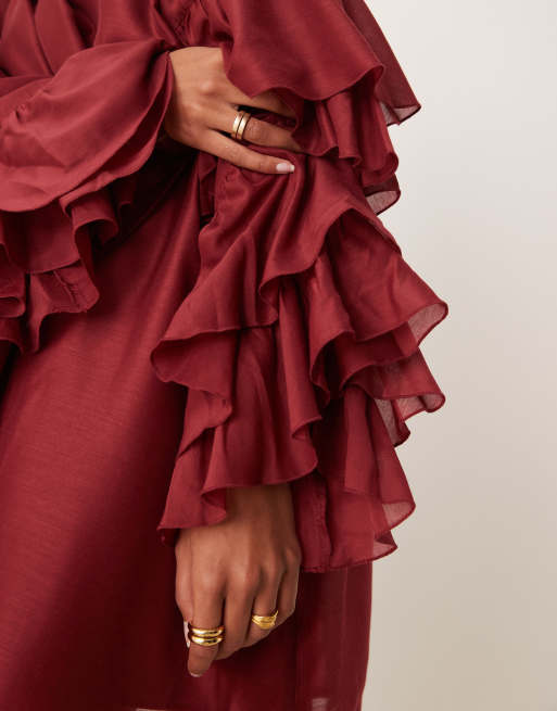 Vestido corto burdeos con volantes en las mangas de voile de ASOS DESIGN, 2 de 4