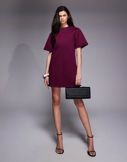 Vestido corto burdeos extragrande de manga corta de tejido estructurado efecto neopreno de ASOS DESIGN, 2 de 4
