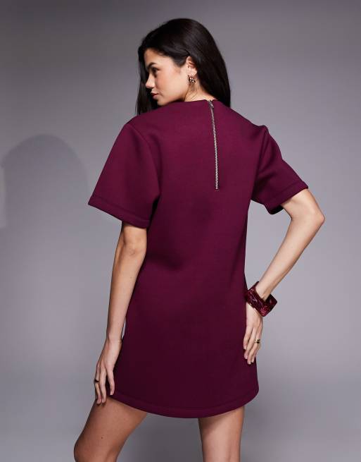 Vestido corto burdeos extragrande de manga corta de tejido estructurado efecto neopreno de ASOS DESIGN, 3 de 4