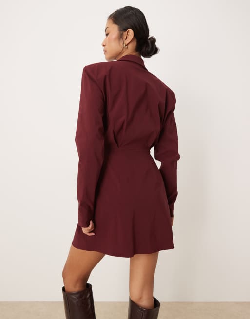 Vestido corto burdeos oscuro estilo americana con cintura entallada de ASOS DESIGN, 3 de 4