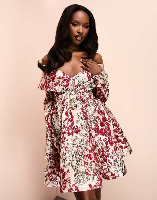 Vestido corto burdeos y dorado de corte skater con escote Bardot y estampado floral de jacquard de ASOS LUXE 