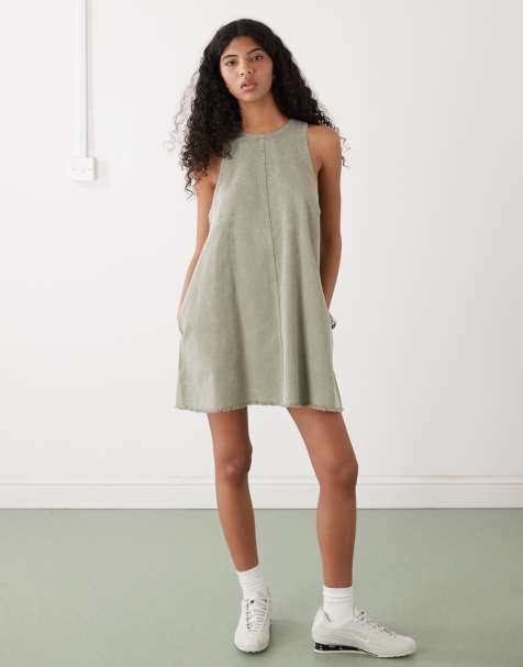 Vestido corto caqui acampanado sin mangas con bajo deshilachado de Monki - view 1