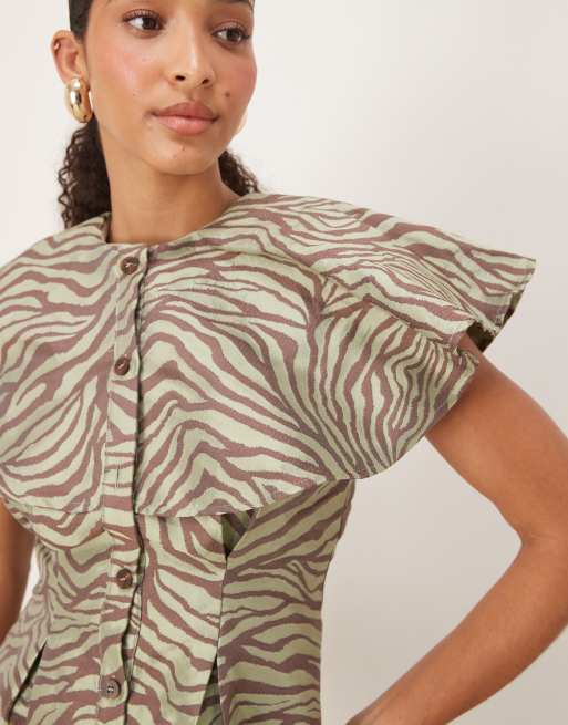 Vestido corto caqui con patrón de cebra de jacquard y botones delanteros de Ghospell, 3 de 4