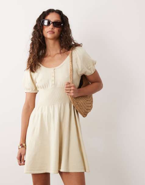 Vestido corto color avena de corte evasé de punto de Miss Selfridge - view 1