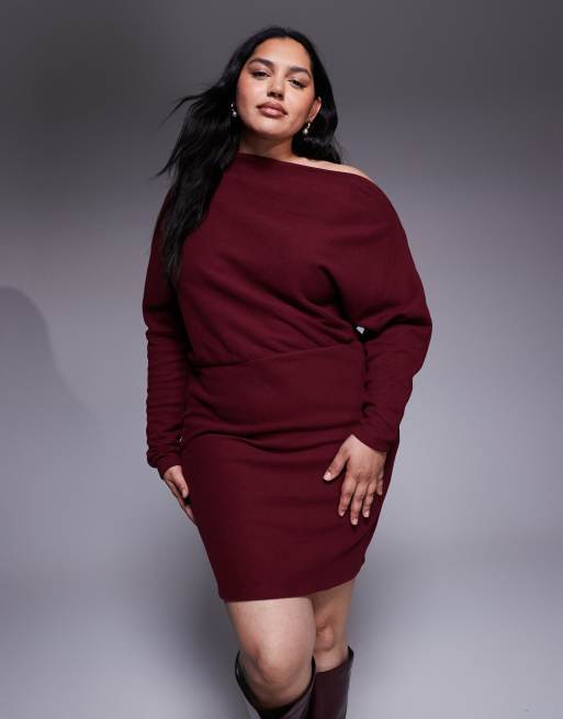 Vestido corto color baya de manga larga con hombro caído de tejido muy suave de ASOS DESIGN Curve