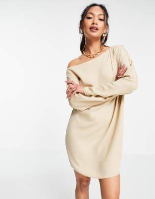 Vestido corto color champán de corte recto holgado con escote Bardot de ASOS DESIGN