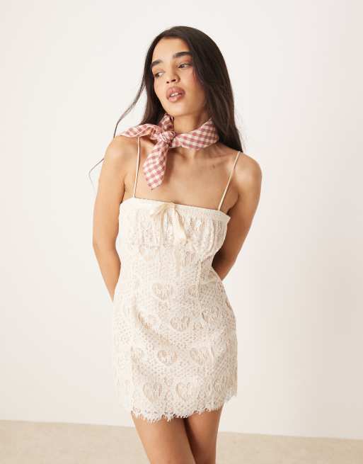 Vestido corto color crema Claire de For Love & Lemons