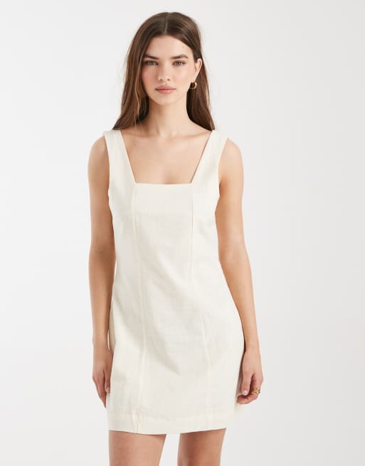 Vestido corto color crema con escote cuadrado de Cotton On