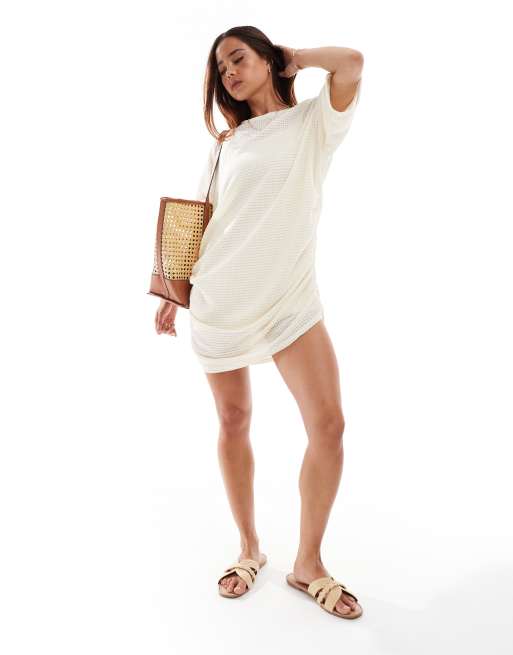 Vestido corto color crema estilo camiseta de croché de ASOS DESIGN
