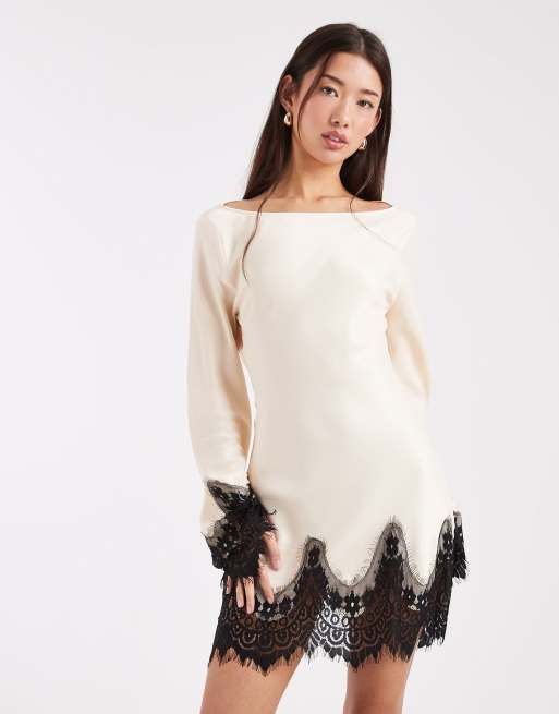 Vestido corto color crudo de satén con mangas ángel y ribete de encaje de ASOS DESIGN