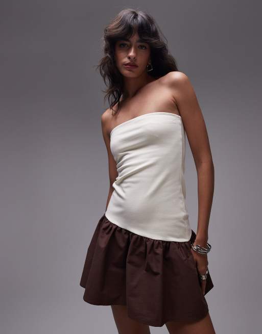 Vestido corto color crudo y marrón con escote palabra de honor de