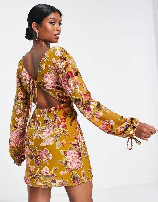 Vestido corto hotsell mostaza