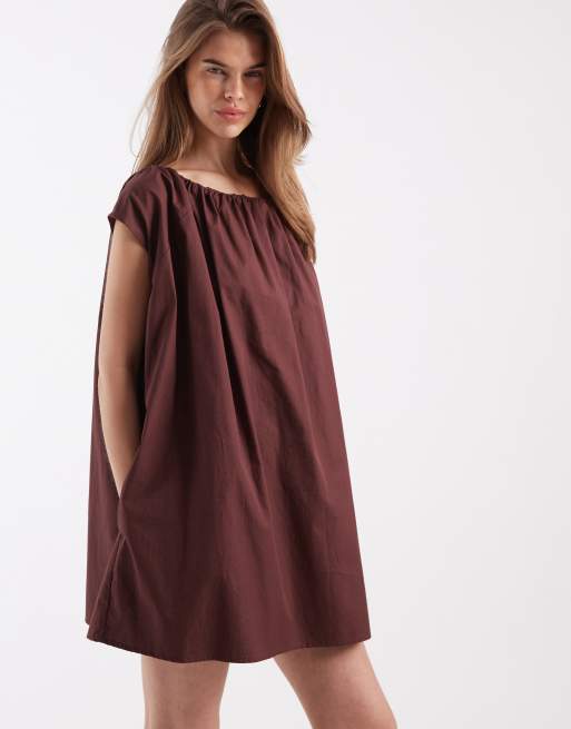 Vestido corto color óxido voluminoso y abullonado de ASOS DESIGN, 4 de 4