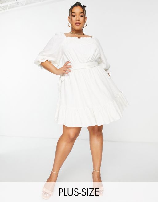 Vestido corto color porcelana con mangas abullonadas de Forever New Curve