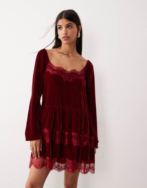 Vestido corto color vino de manga larga con escote corazón de terciopelo de ASOS DESIGN