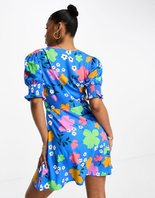 Vestido corto con cuello de pico y estampado floral en tonos llamativos de Influence, 4 de 4