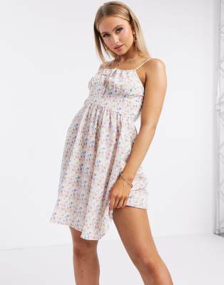 Vestido corto con detalle de cordón ajustable y estampado de flores de verano en multicolor de NA-KD