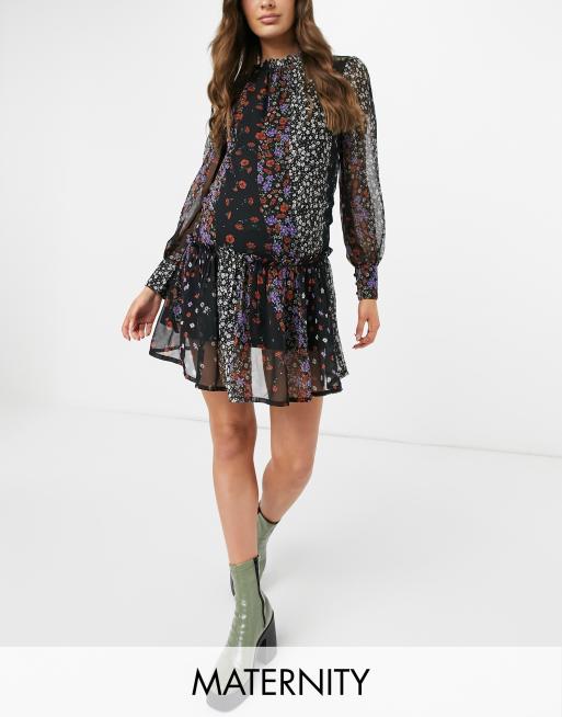 Vestido corto con estampado de florecitas de Violet Romance Maternity