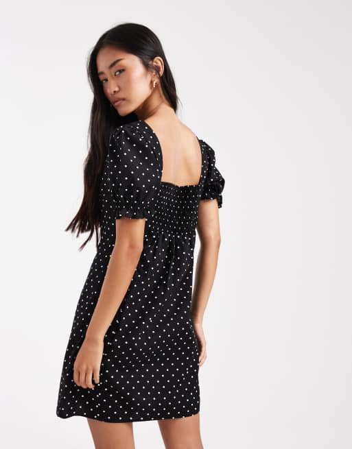 Vestido corto con estampado de lunares y manga abullonada de Miss Selfridge, 4 de 4