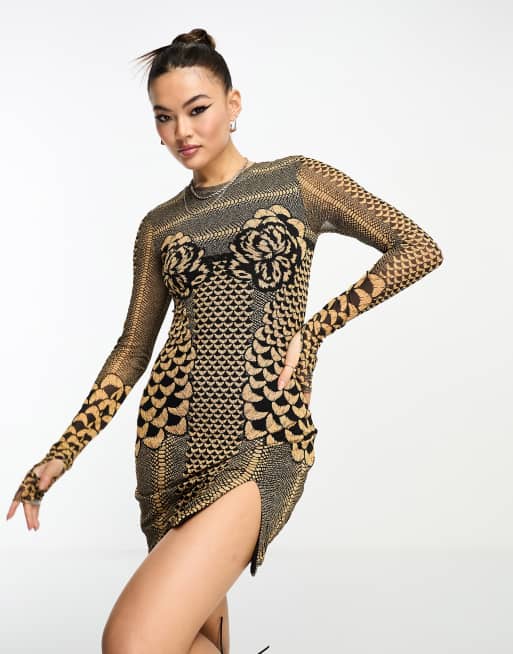 Vestido corto con estampado integral de pétalos dorados de malla Lasso de AFRM