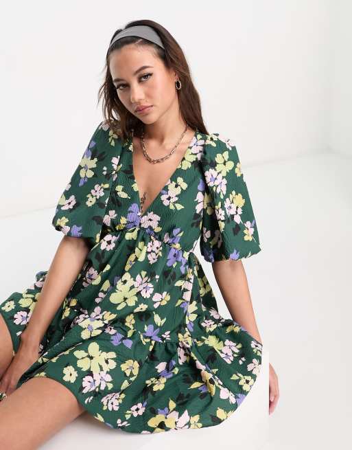 Vestido corto con mangas globo y estampado floral extragrande Vienna de Nobody's Child
