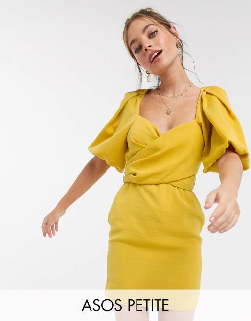 Vestido corto cruzado en la parte delantera con manga de farol en color mostaza de ASOS DESIGN Petite