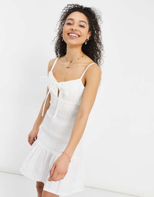 Vestido corto de playa blanco con detalle fruncido de ASOS DESIGN