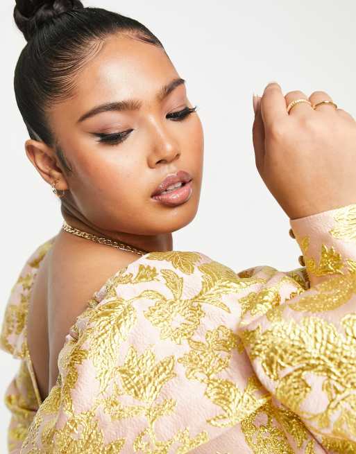 Vestido corto dorado estilo babydoll con abullonadas de jacquard de ASOS LUXE Curve | ASOS