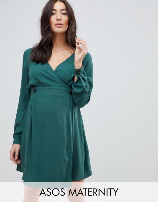 Vestido corto en color verde bosque de estilo casual con manga larga y diseño cruzado de ASOS DESIGN Maternity
