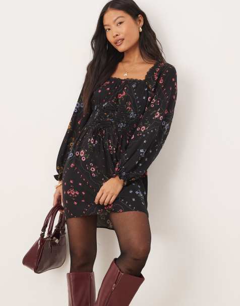 Vestido corto escalonado con estampado floral de mosaicos de Miss Selfridge Petite - view 1