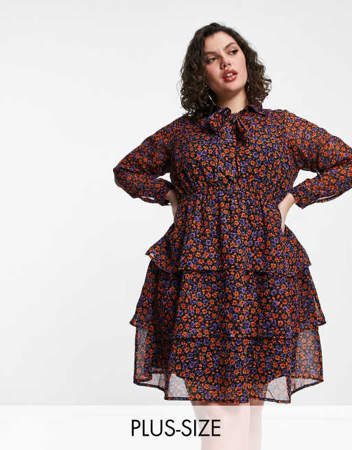 Vestido corto escalonado estilo túnica en violeta floral con lazada en el cuello de Yours