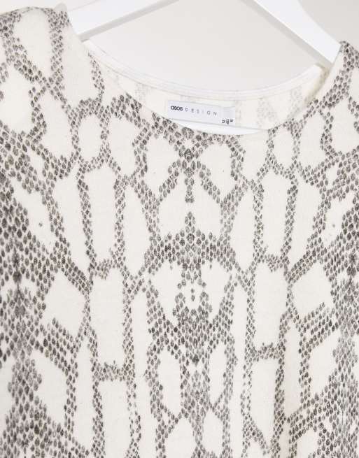 Vestido corto estilo jersey de manga larga con estampado de serpiente de punto supersuave de ASOS DESIGN, 4 de 4