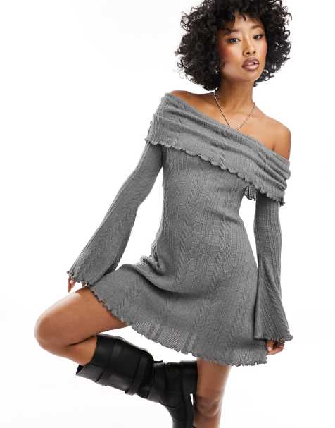 Vestido corto gris con hombro descubierto, cuello oblicuo y diseño fruncido de punto de ochos de ASOS DESIGN - view 1