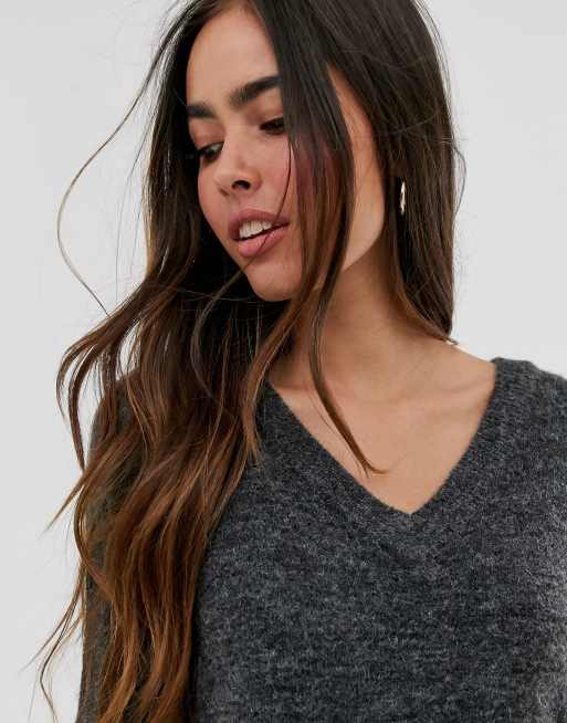 Vestido corto gris estilo jersey con cuello de pico de Vila, 3 de 4