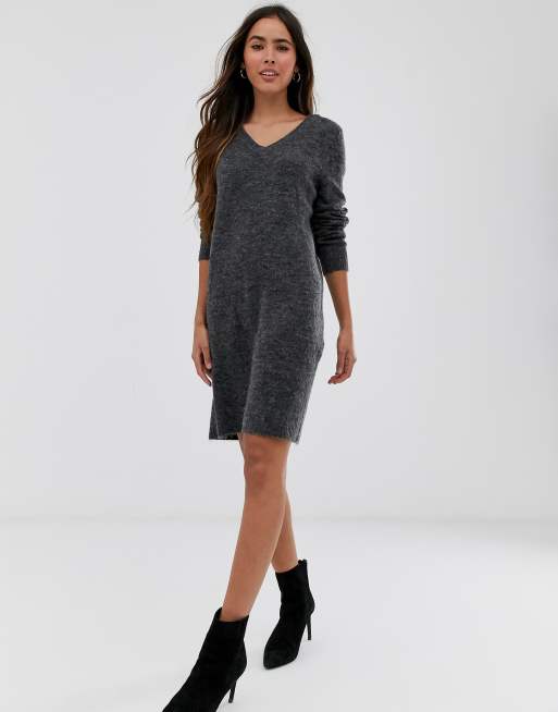 Vestido corto gris estilo jersey con cuello de pico de Vila, 4 de 4