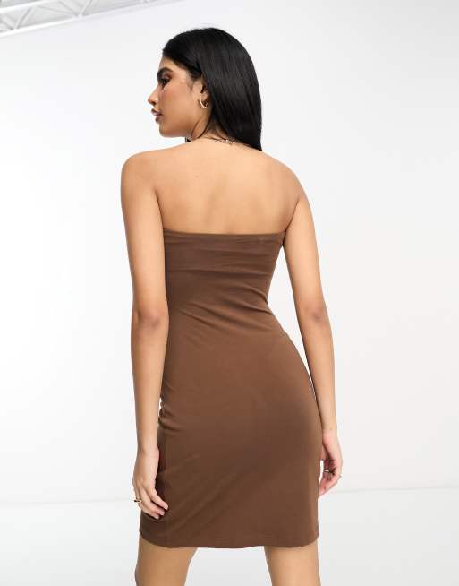 Vestido corto marrón ajustado palabra de honor de ASOS DESIGN, 4 de 4