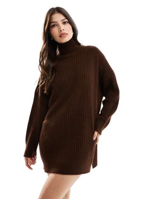 Vestido corto marrón chocolate con cuello alto de punto de ASOS