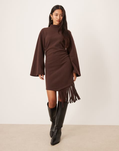 Vestido corto marrón chocolate con cuello alto y flecos de tejido muy suave de ASOS DESIGN - view 1