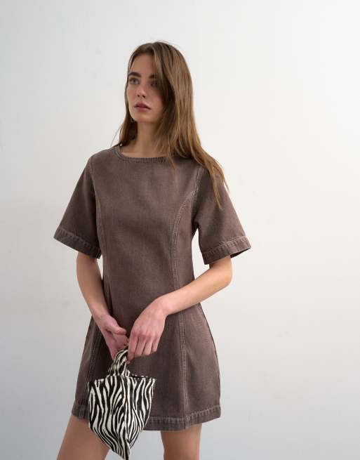 Vestido corto marrón chocolate con cuello barco y mangas estructuradas de Topshop, 2 de 4